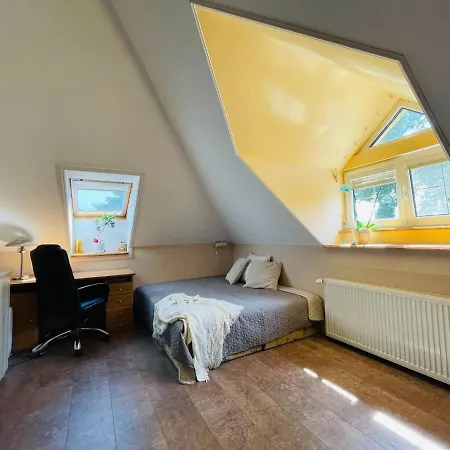 Magical 5 Room, Place